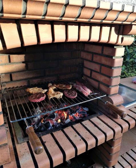 Lekker grillen bij de barbecue